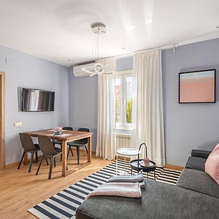 Three Bedrooms Apartment Βαρκελώνη Εξωτερικό φωτογραφία