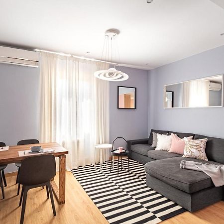 Three Bedrooms Apartment Βαρκελώνη Εξωτερικό φωτογραφία
