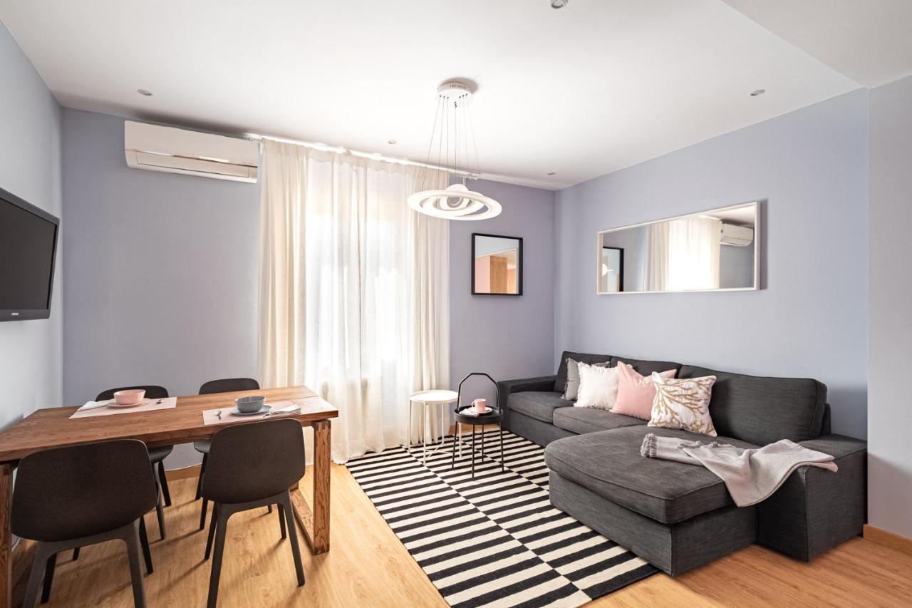 Three Bedrooms Apartment Βαρκελώνη Εξωτερικό φωτογραφία