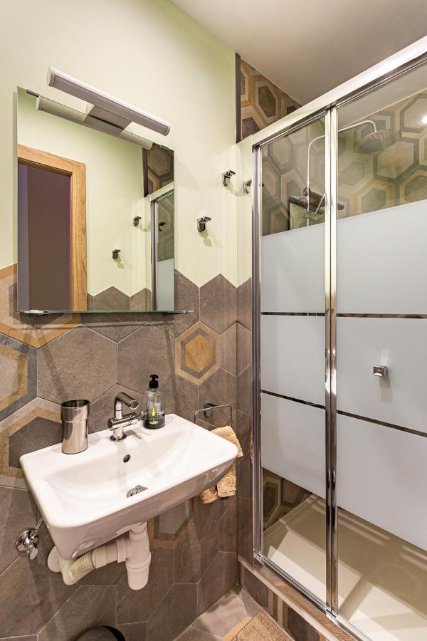 Three Bedrooms Apartment Βαρκελώνη Εξωτερικό φωτογραφία