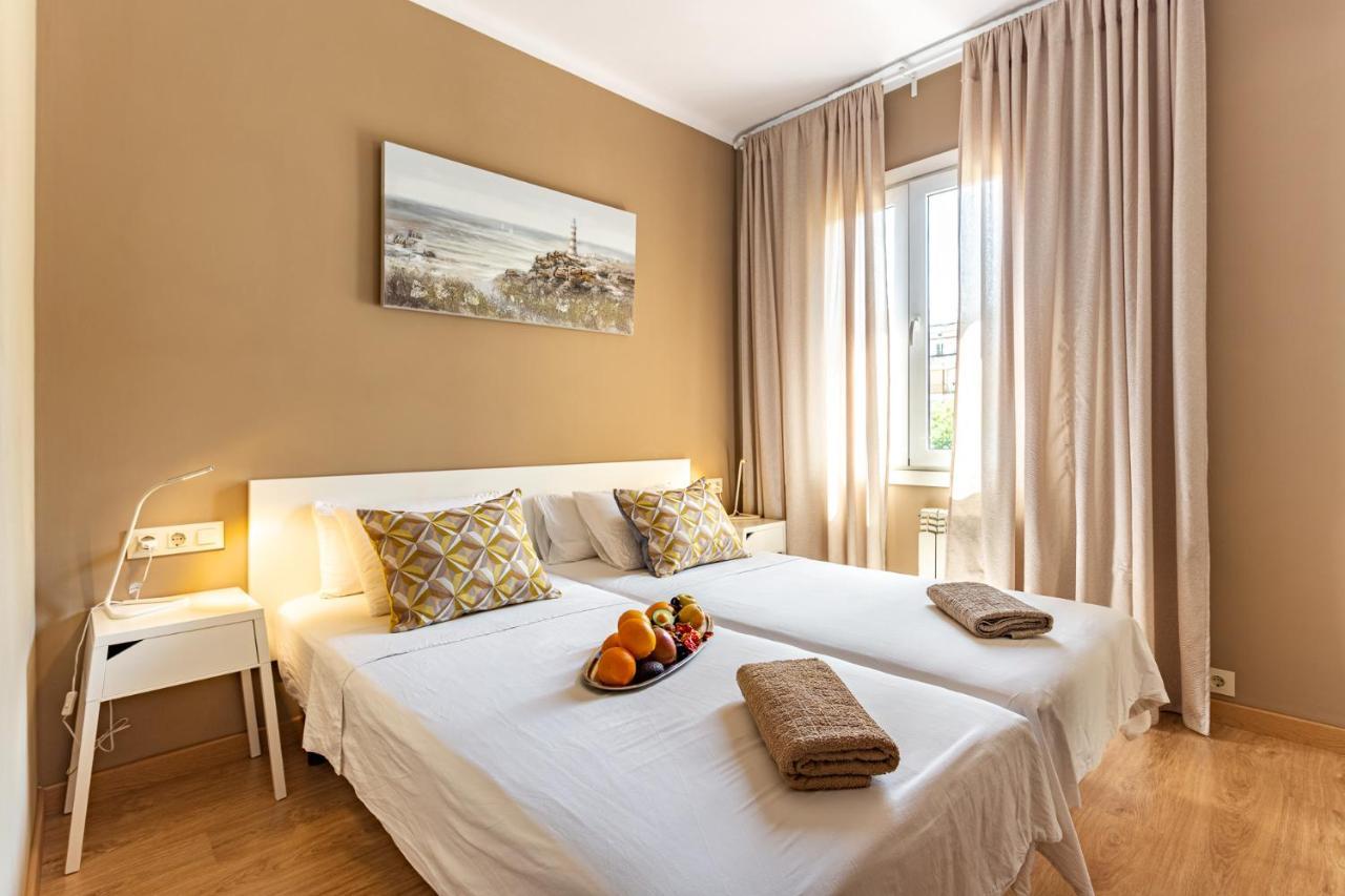 Three Bedrooms Apartment Βαρκελώνη Εξωτερικό φωτογραφία