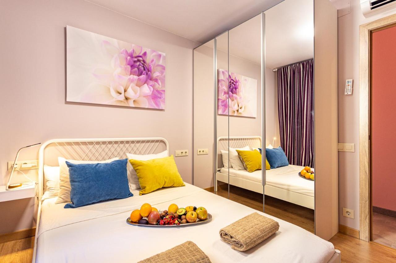 Three Bedrooms Apartment Βαρκελώνη Εξωτερικό φωτογραφία