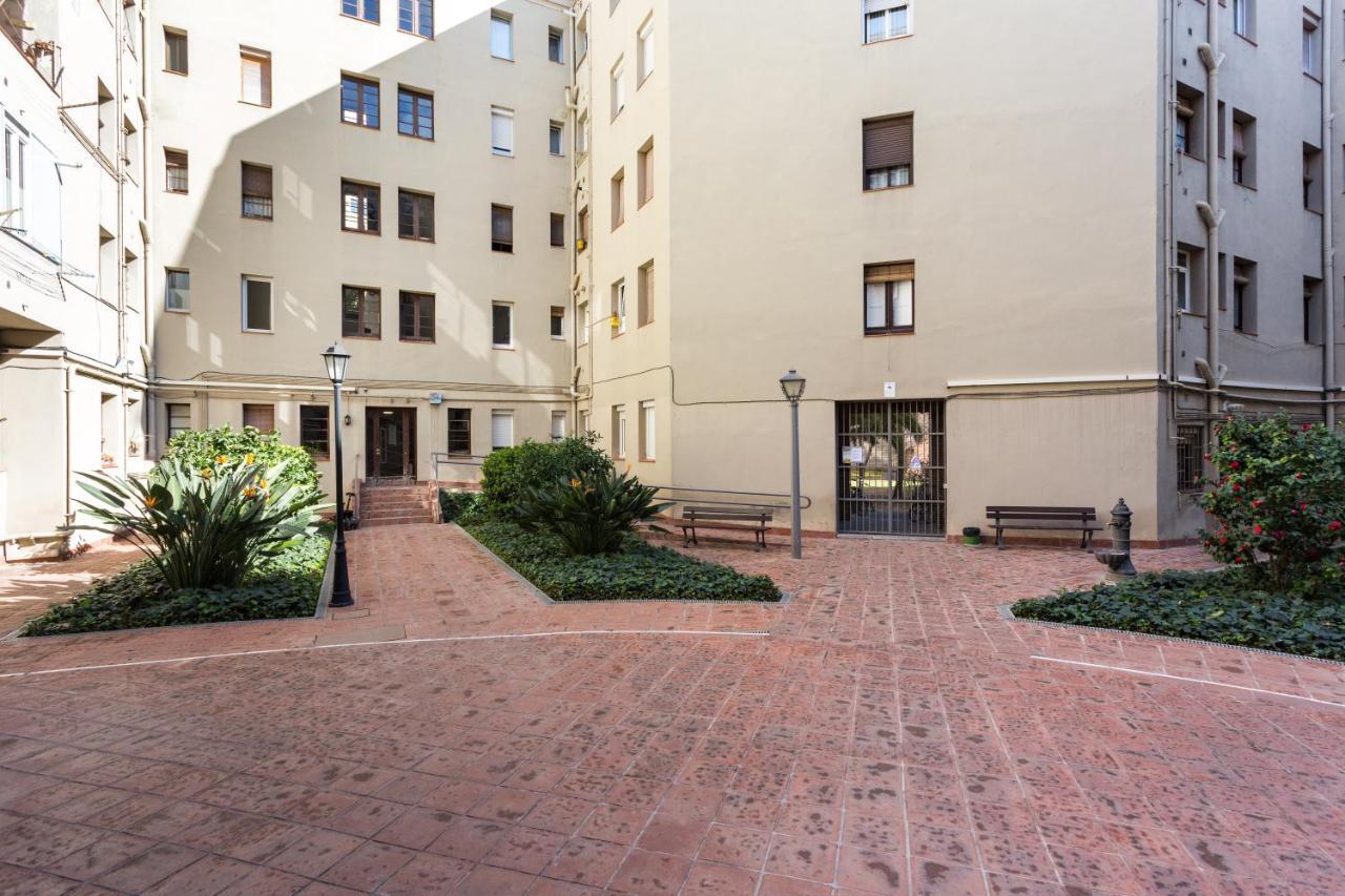 Three Bedrooms Apartment Βαρκελώνη Εξωτερικό φωτογραφία